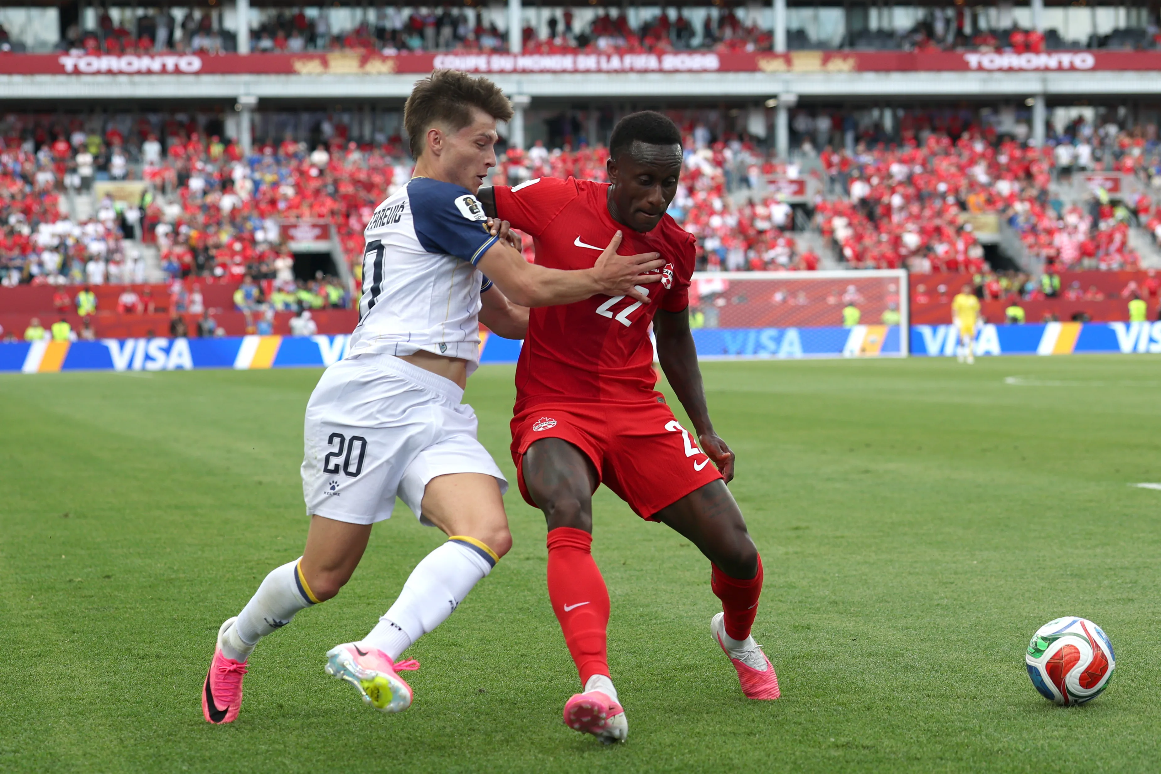 Canadá debutó con empate ante Bosnia y Herzegovina. [Foto: Getty Images]