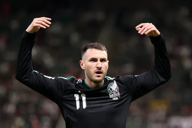 Santiago Gimenez sumó minutos ante Corea del Sur (Getty Images)