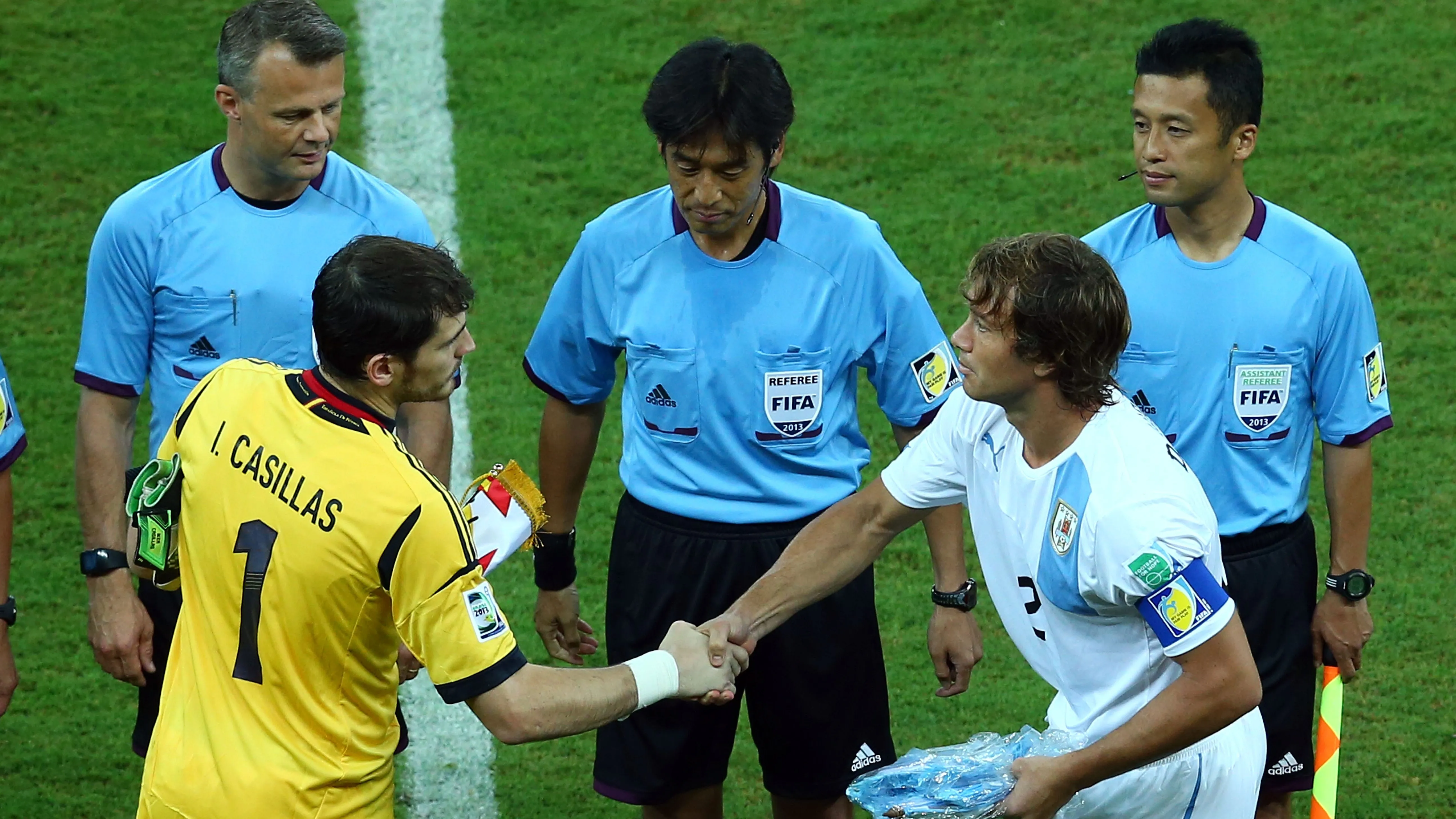 Casillas y Lugano, dos leyendas de España y Uruguay [Foto: Getty]
