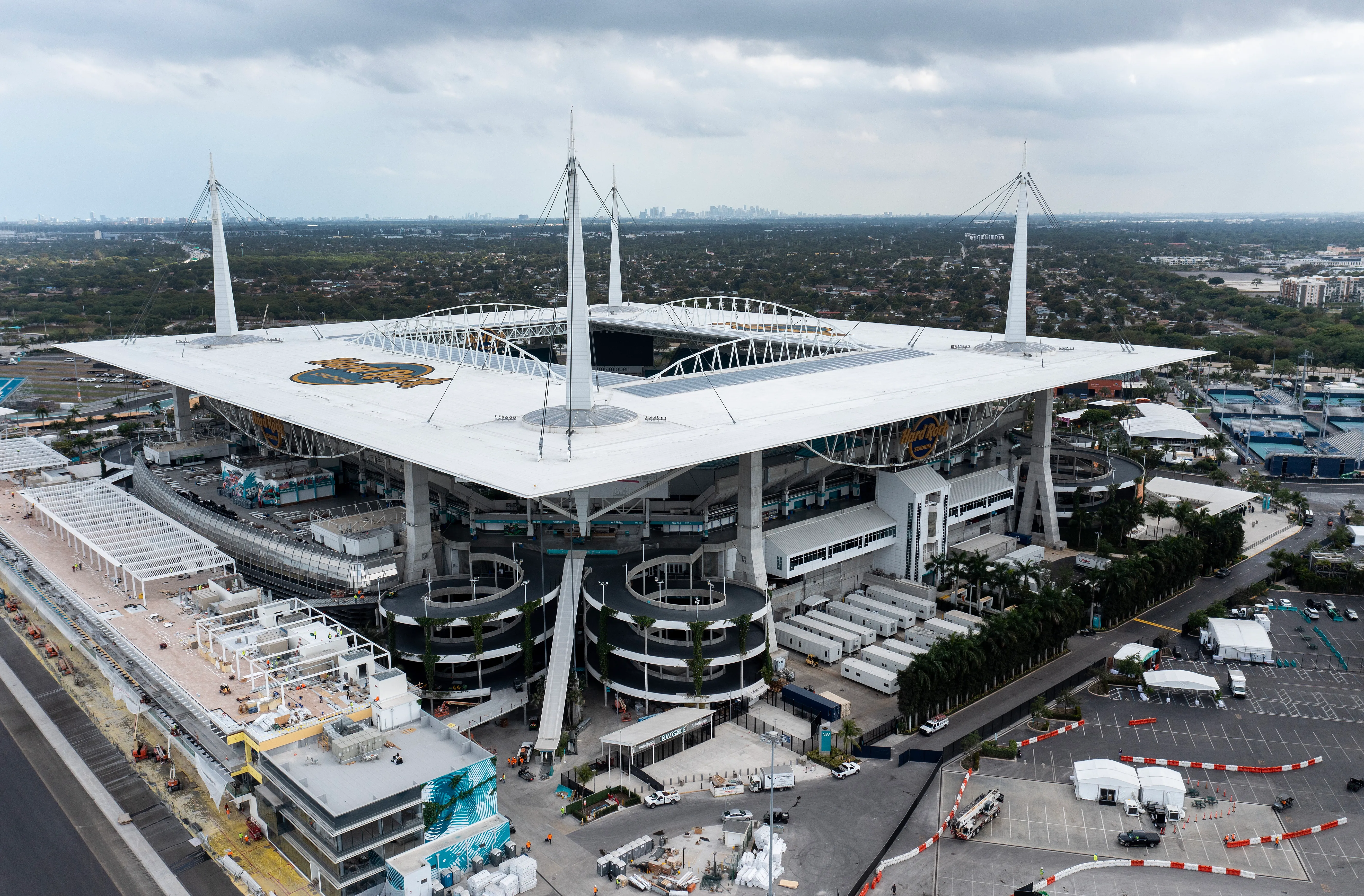 El Hard Rock Stadium es reconocible por el techo que tiene. [Foto: Getty Images]