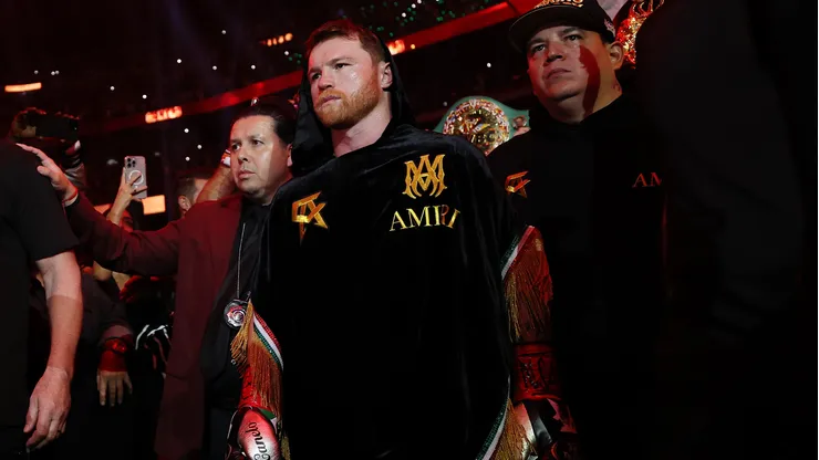 Canelo Álvarez demora su presentación en 2026.