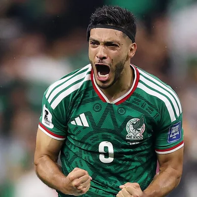 El golazo de Raúl Jiménez para el 2-0 a favor de México