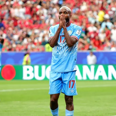 ¿Por qué no juega Cédric Bakambu en Inglaterra vs. RD Congo por el Mundial 2026?
