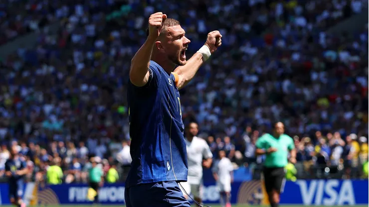 Edin Dzeko, la bandera mundialista de Bosnia.