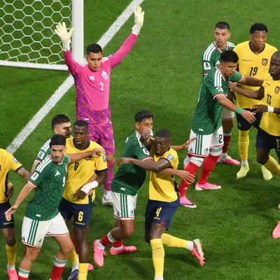 México retiró a dos futbolistas de Ecuador tras eliminarlos en el Mundial 2026