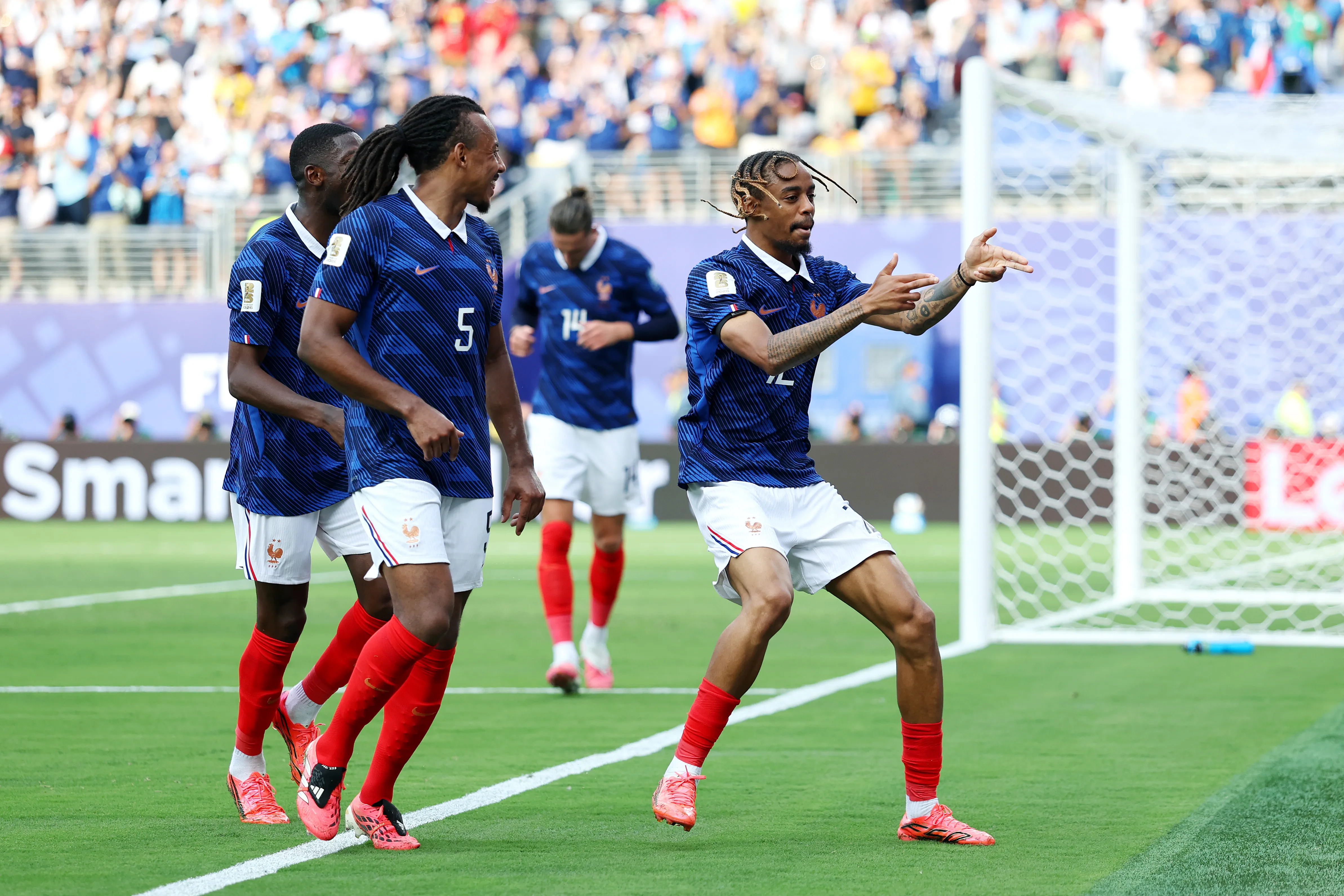 Bradley Barcola celebra su gol contra Suecia (Getty Images)