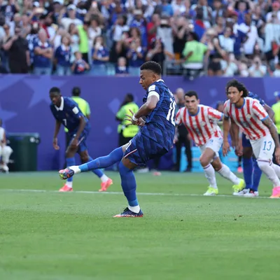 Altercado en el Paraguay vs Francia por penal de Mbappé