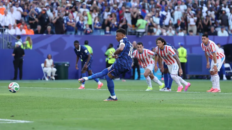 Altercado en el Paraguay vs Francia por penal de Mbappé