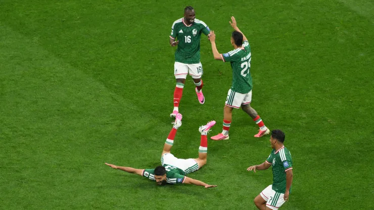 México se mide ante Inglaterra en el Estadio Azteca.