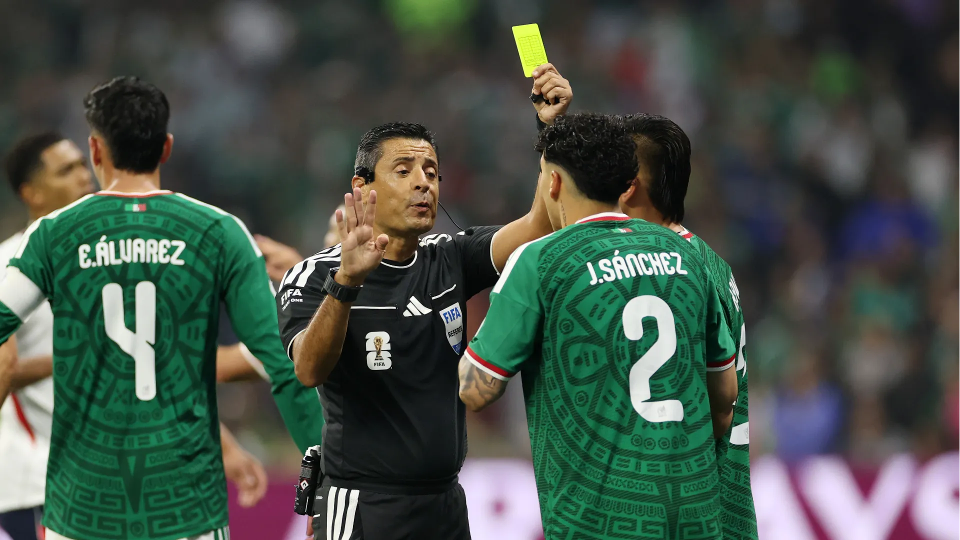 Jorge Sánchez fue uno de los amonestados en México ante Inglaterra. (GETTY IMAGES)