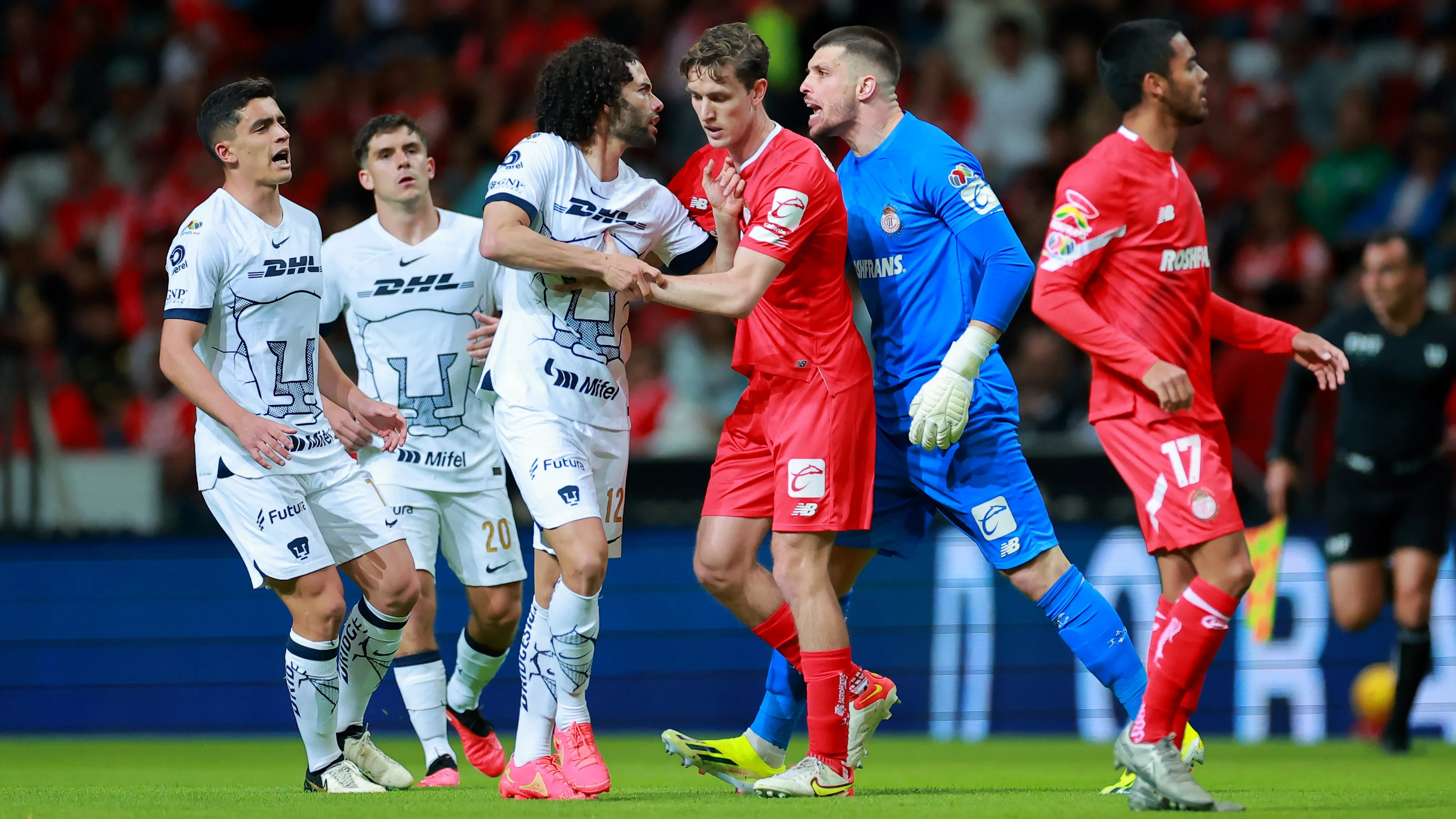 El Chino, de enfrentar a Toluca… ¿a jugar para ellos? [Foto: Getty]