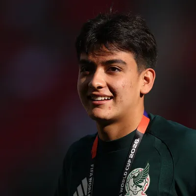 Gil Mora: del Mundial a su graduación de la preparatoria