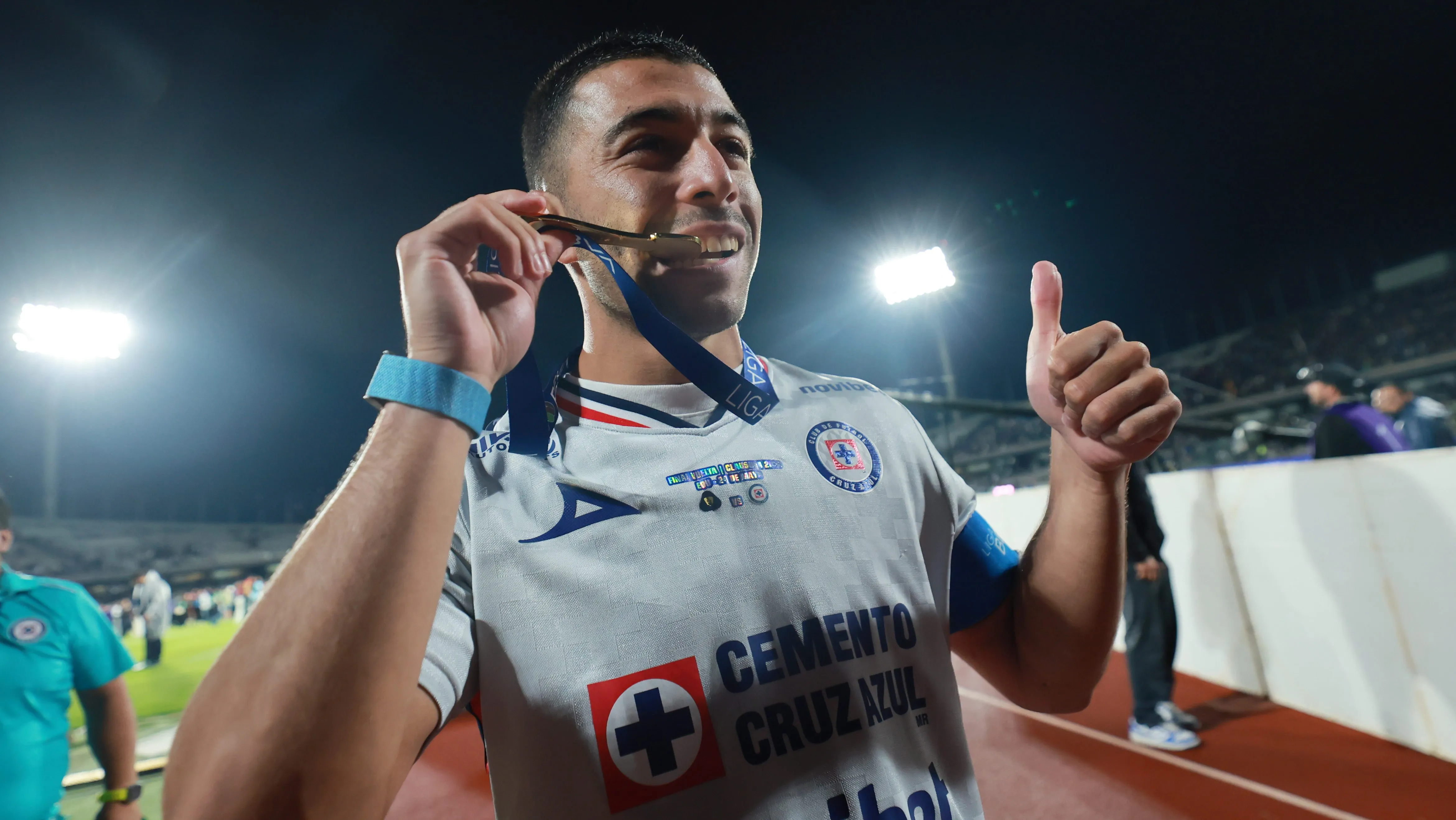 Erik Lira podría cambiar Cruz Azul por Rayados [Foto: Getty]