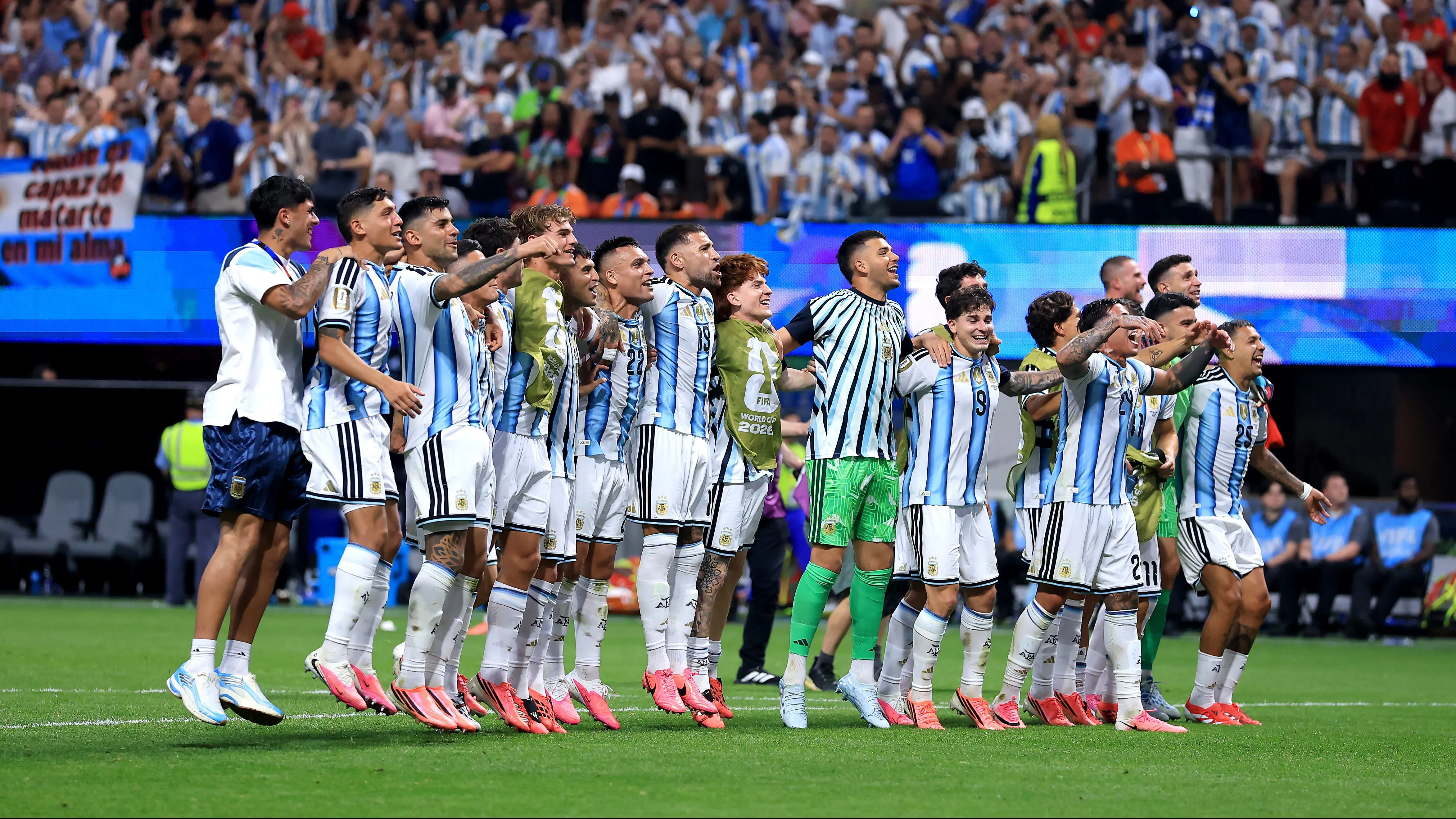 Argentina saltó al ritmo del tema contra Inglaterra [Foto: Getty]