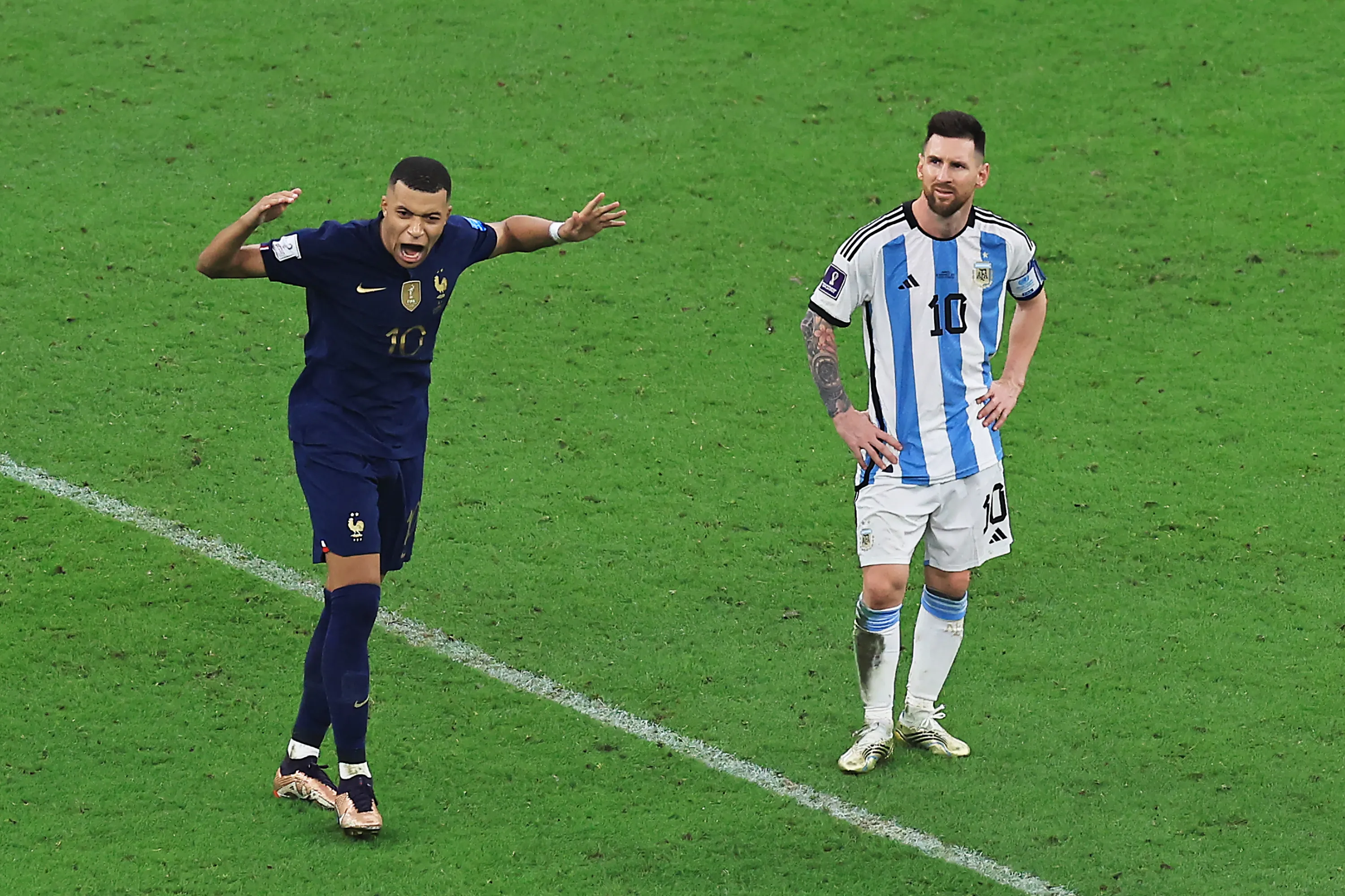 Lionel Messi y Kylian Mbappé en el Mundial 2022 (Getty Images)