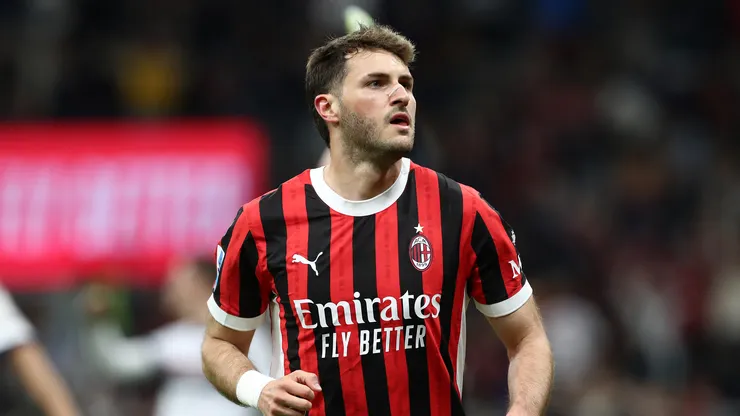 Milan tomó una decisión con Santiago Giménez de cara a la temporada 2026-27