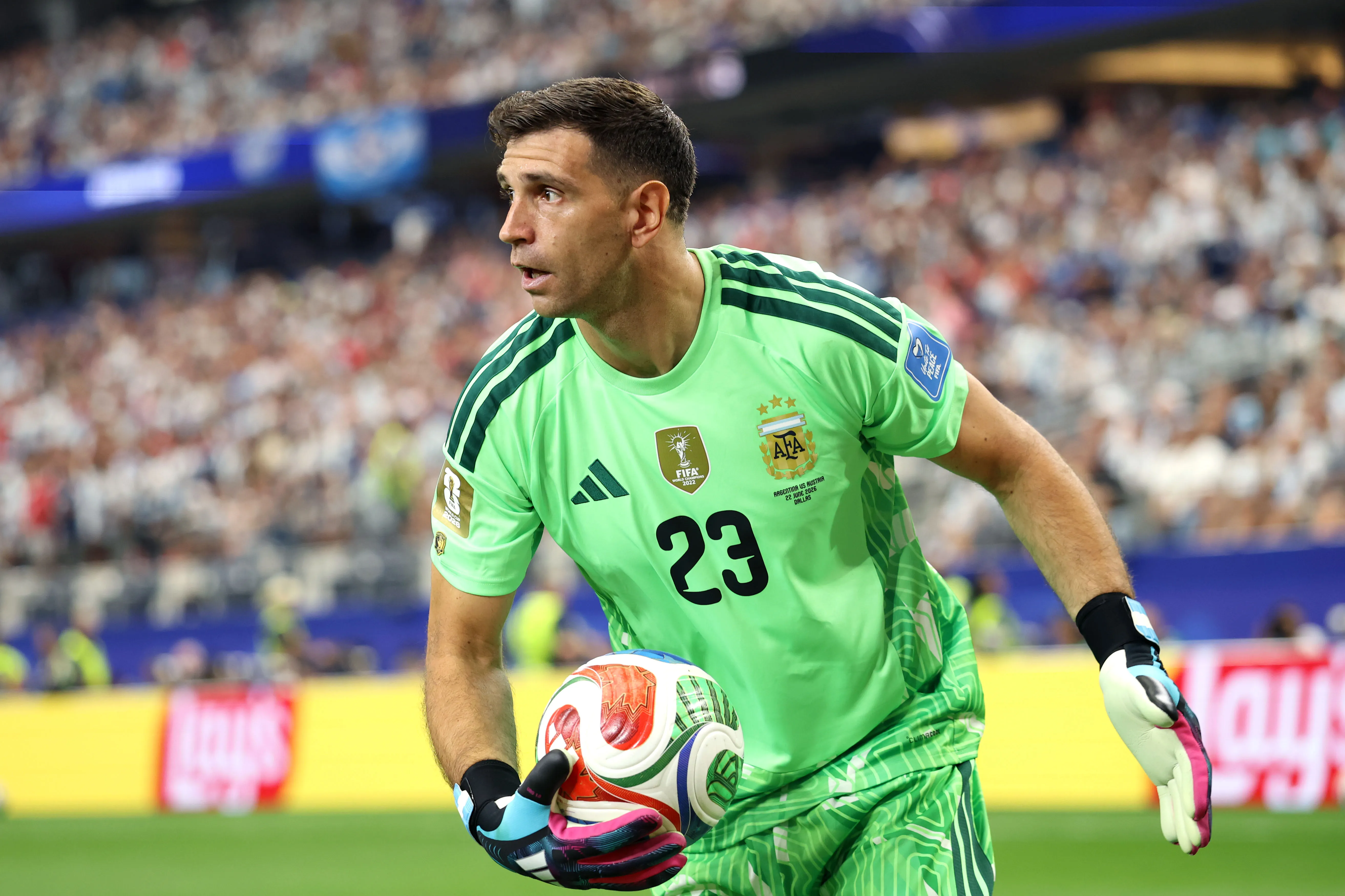 Emiliano Martínez hará historia con la Selección Argentina (Getty Images)