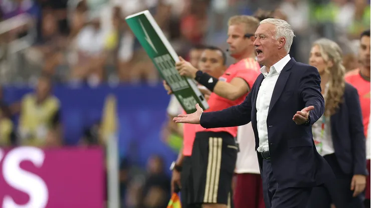 Didier Deschamps molesto con el arbitraje del Francia vs España