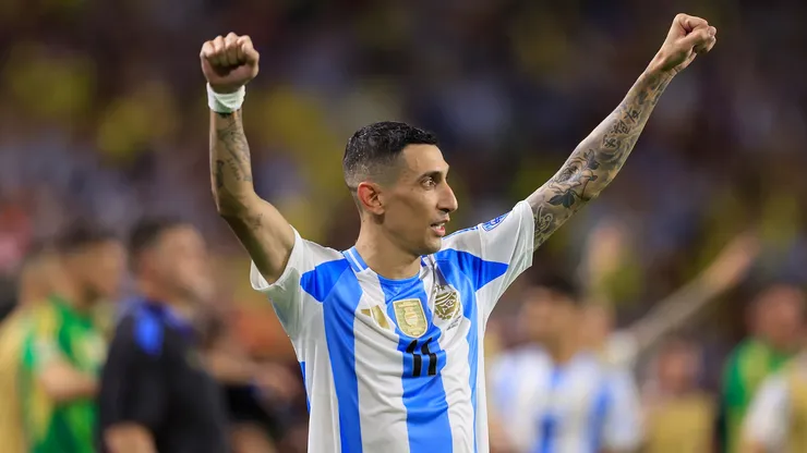 Di María no juega ante Inglaterra tras retirarse de la selección.