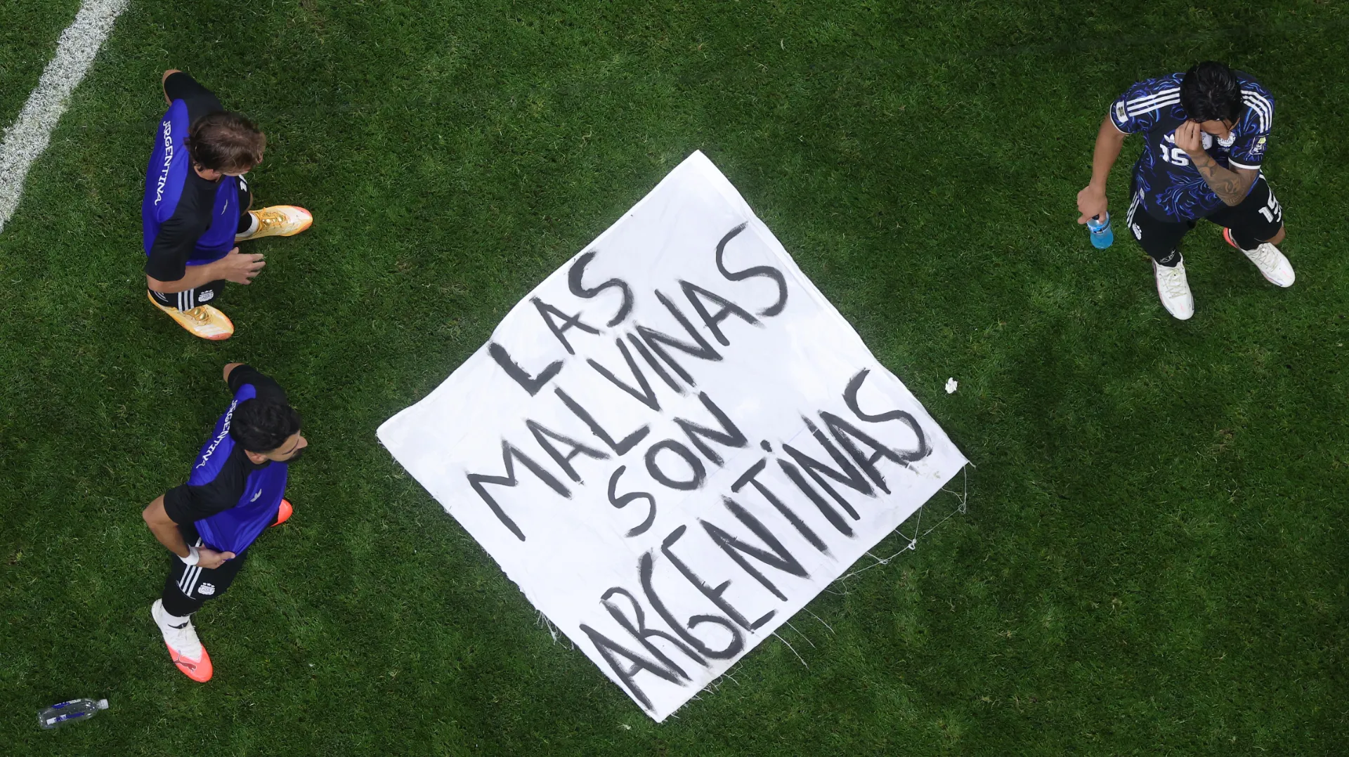 La bandera en alusión a las Islas Malvinas que despertó la polémica. (GETTY IMAGES)