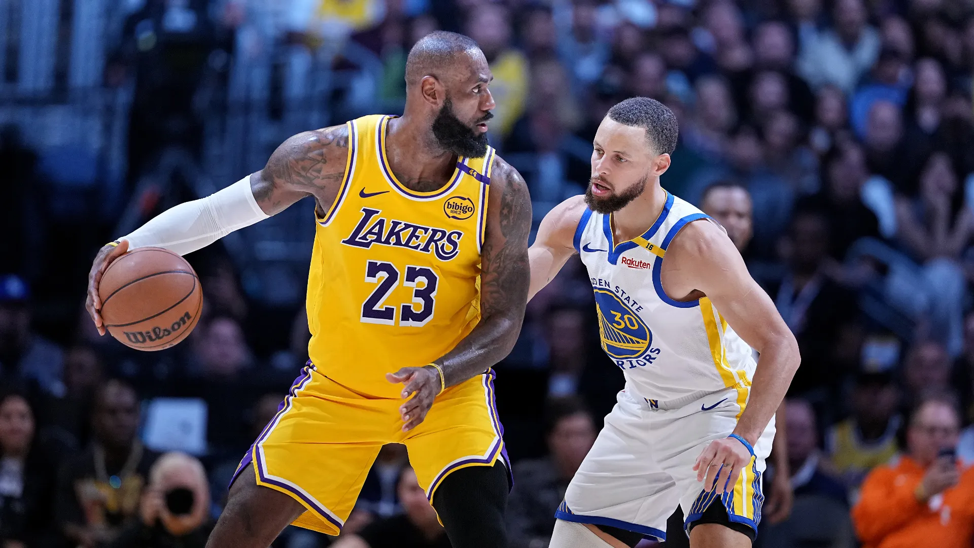 LeBron James y Stephen Curry estarían cerca de compartir equipo. (GETTY IMAGES)