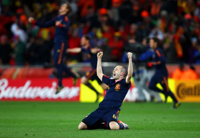 Iniesta tocó el cielo con las manos con España [Foto: Getty]