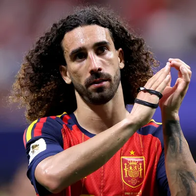 ¿Quién es el jugador de pelo largo y rulos de la Selección de España?