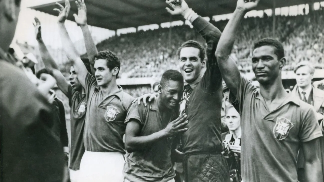 Pelé celebra su primera Copa del Mundo con 17 años (Foto: ESPN)