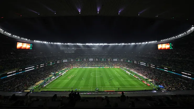 El Azteca tiene filas clausuradas.