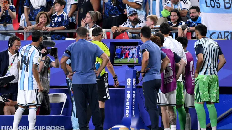 Argentina fue acusado de recibir "favores" arbitrales.