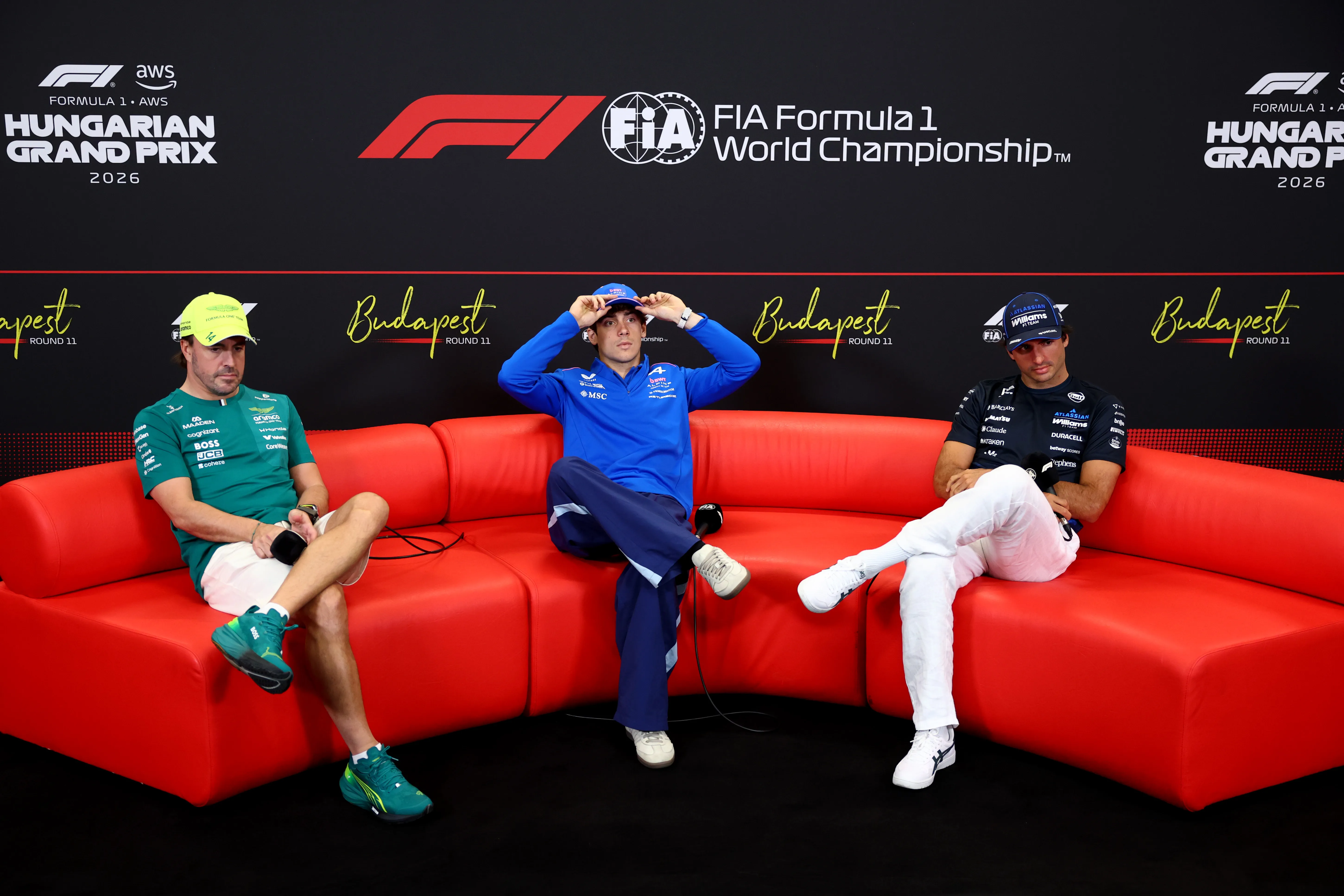 Fernando Alonso, Franco Colapinto y Carlos Sainz en rueda de prensa (Getty Images)