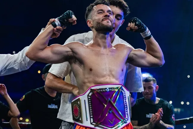 TheGrefg venció a Westcol en La Velada del Año V (@thegrefg)