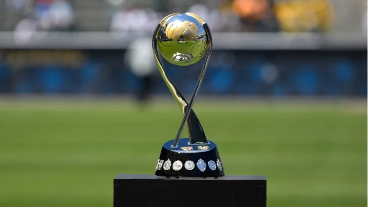 El trofeo del vencedor del Campeón de Campeones.