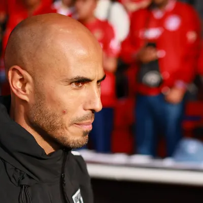 Los 8 entrenadores sin club que podrían llegar a Tigres tras la salida de Pizarro
