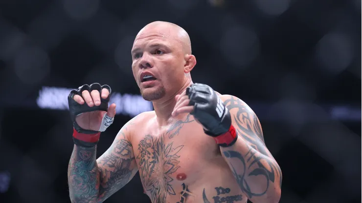 Anthony Smith pasó de tenerlo todo a perderlo por sus decisiones.