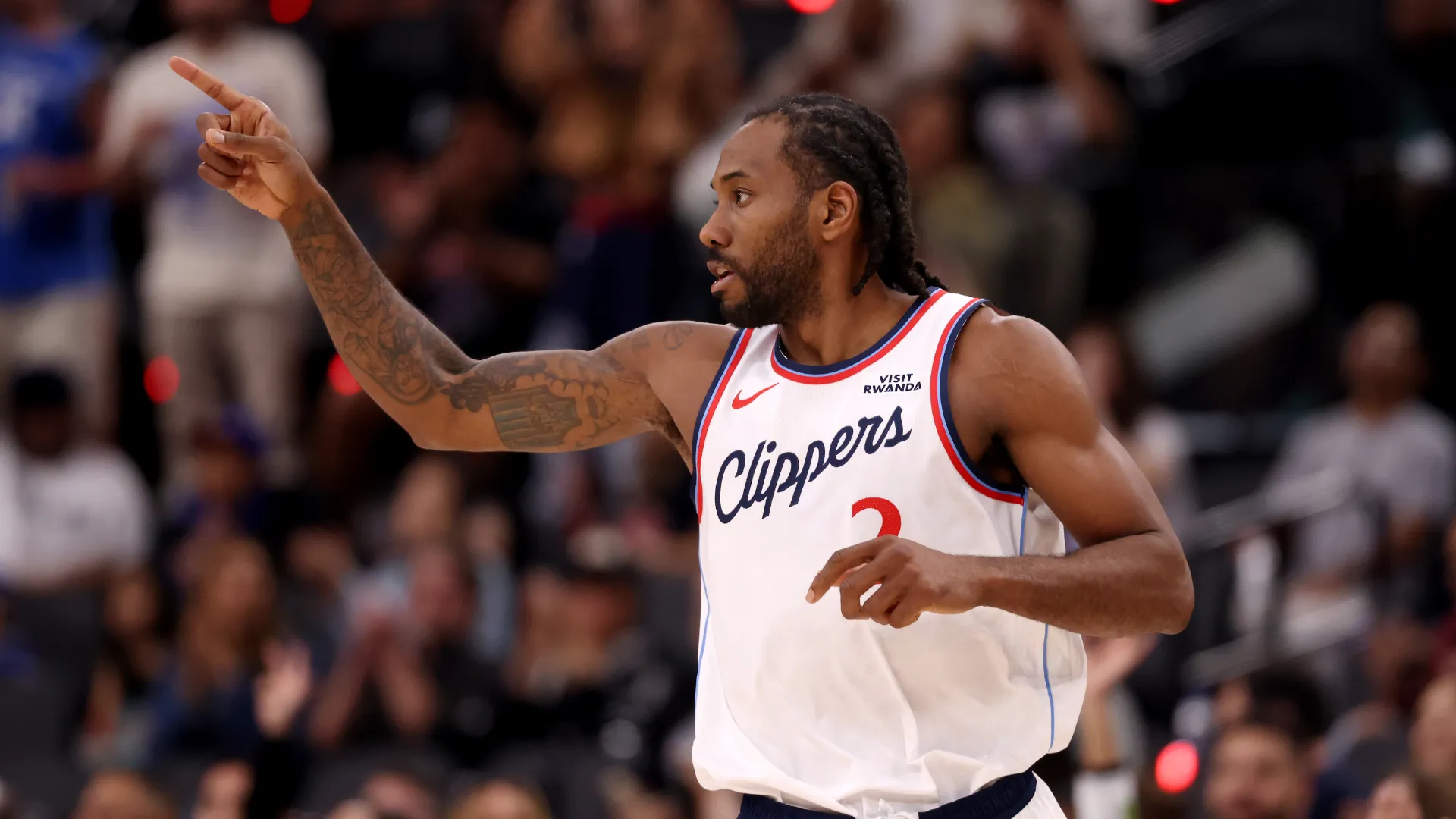 Kawhi Leonard se encuentra bajo investigación por la NBA. (GETTY IMAGES)