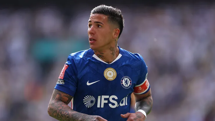Enzo Fernández, con el brazalete de capitán, en Chelsea
