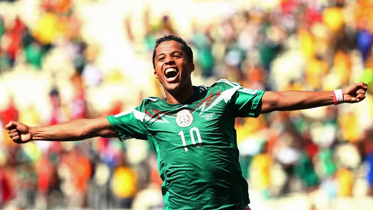 Giovani Dos Santos celebra un gol con la Selección Mexicana