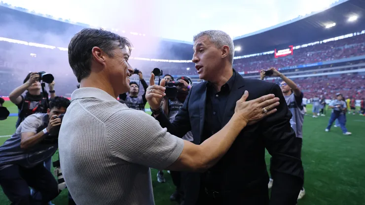 Matías Almeyda y Hernán Crespo son los entrenadores de Rayados y Atlas.