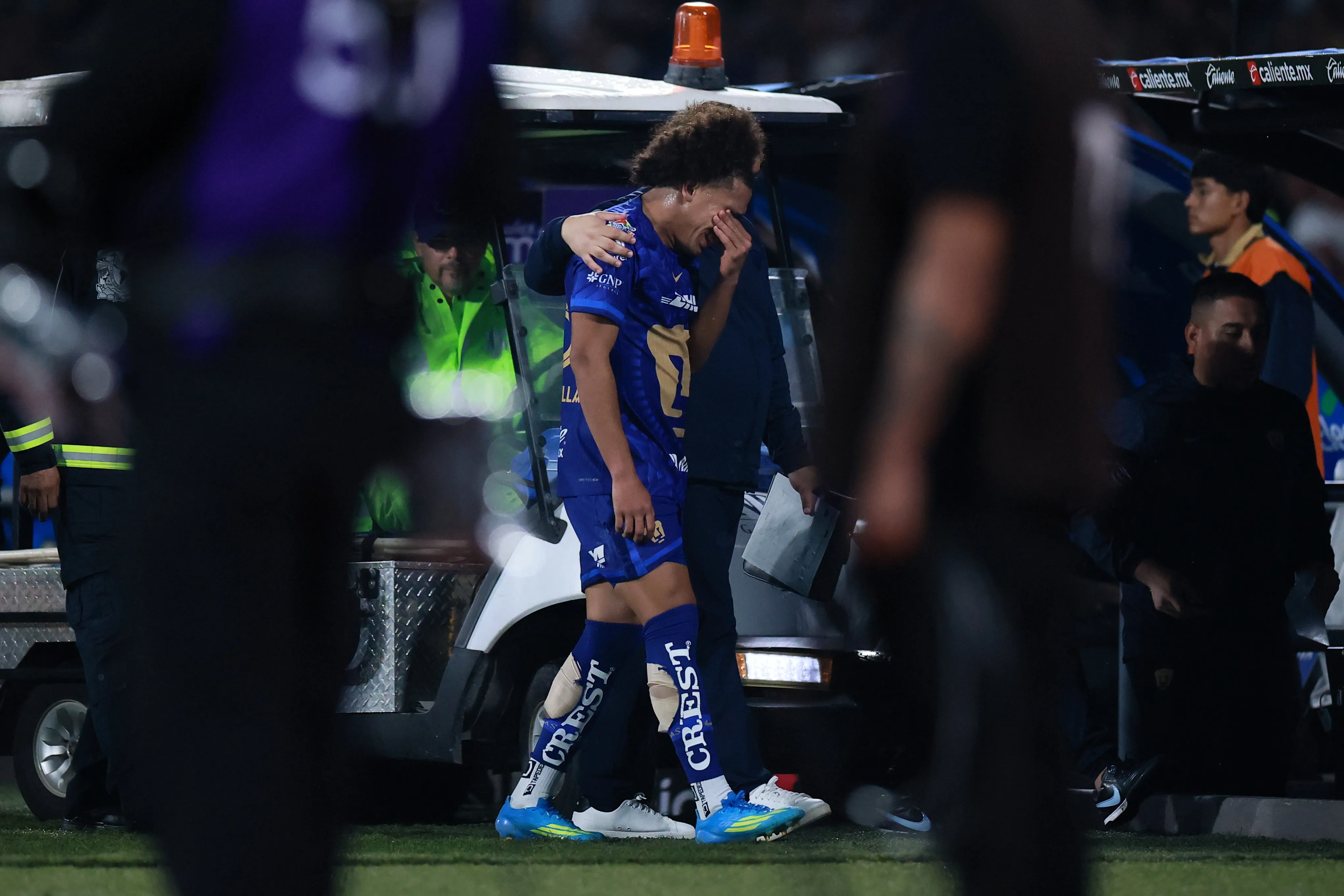 Adalberto Carrasquilla se retiró llorando del campo tras lesionarse en mayo (Getty Images)