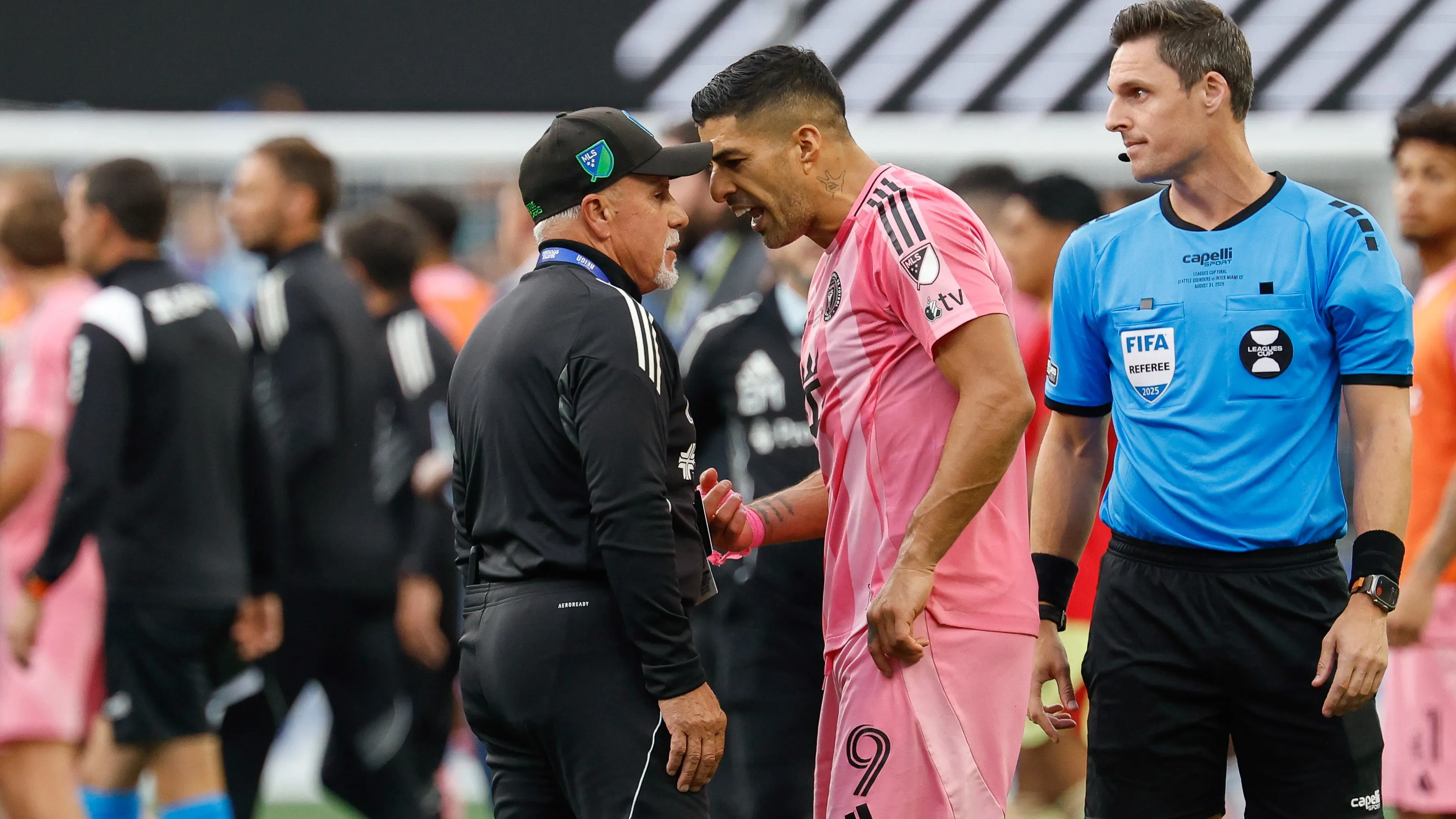 El momento del escupitajo de Suárez [Foto: Getty]