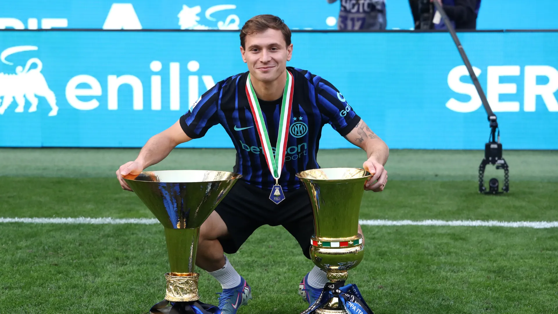 Nicoló Barella podría ser uno de los apuntados por el Real Madrid. (GETTY IMAGES)
