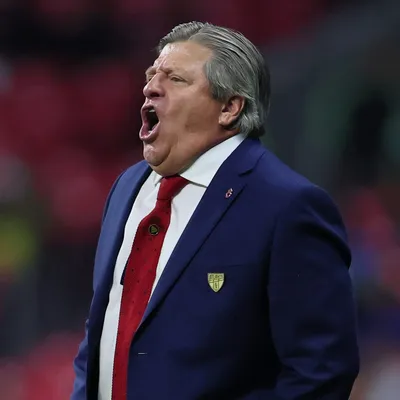 Piojo Herrera se hizo de palabras con el cuarto árbitro tras su expulsión