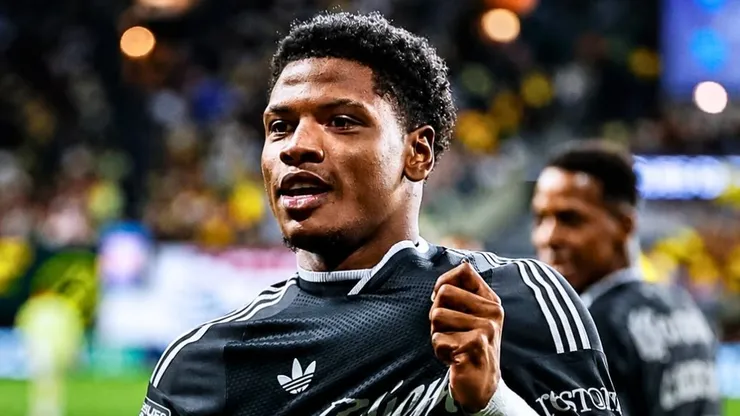 Oscar Perea ya se estrenó en la red.
