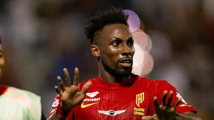 Julián Quiñones continúa intratable en Arabia Saudita.