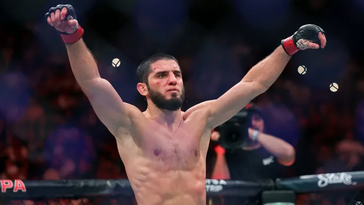 Islam Makhachev sigue siendo el campeón del peso wélter.