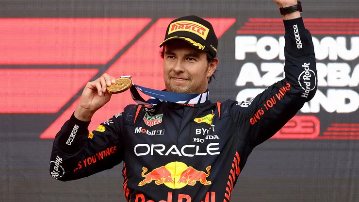 Checo Pérez en uno de sus podios como piloto de Red Bull Racing