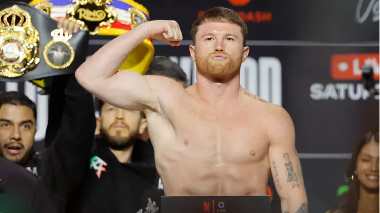 Canelo Álvarez podría tener una pelea en el Estadio Azteca.
