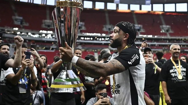 Depay ya fue campeón con Corinthians [Foto: Getty]