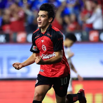 ¿Juega Gilberto Mora? Las alineaciones de Chivas vs. Xolos por el Apertura 2026